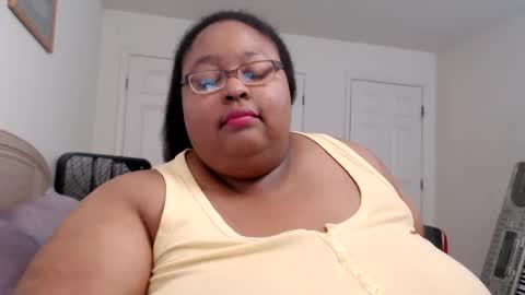 Snapshot of loves_aura chatting on September 13, 12:29 am Alyson online show from September 13, 12:29 am