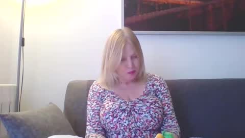 Marlyn online show from February 12, 3:06 pm