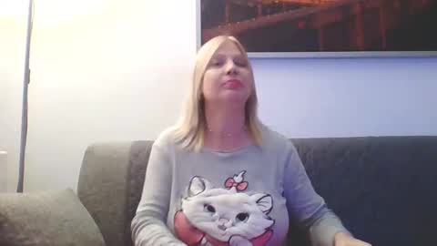 Marlyn online show from December 3, 6:17 pm