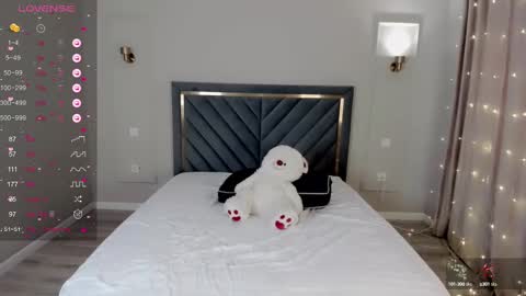 lu_mina online show from February 11, 11:20 am