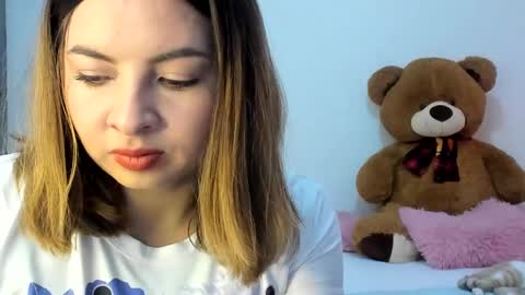 luara__01__lecat_1 online show from October 21, 7:51 pm