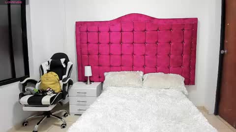 luccy_milky online show from May 6, 2:59 am