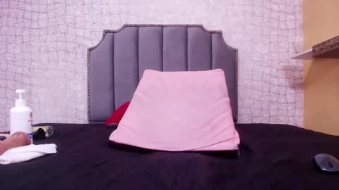 Lucero W online show from March 7, 7:27 pm