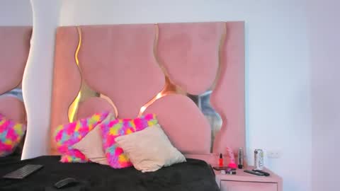 lucerohtx online show from February 9, 5:19 am