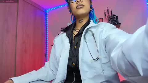 Snapshot of luci_fer_devil_1 chatting on October 3, 5:29 pm Veronica Rati online show from October 3, 5:29 pm