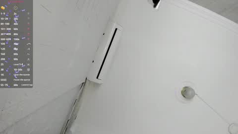 L U C I A online show from March 25, 12:08 pm