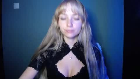 Snapshot of luciacam20 chatting on September 26, 8:06 pm Lucy online show from September 26, 8:06 pm