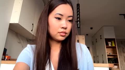 Snapshot of lucialostroh chatting on October 15, 12:08 pm Kira online show from October 15, 12:08 pm