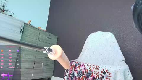 Snapshot of luciana_hunters chatting on September 21, 7:23 pm luciana_hunters online show from September 21, 7:23 pm
