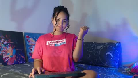 Snapshot of luciana_keating chatting on December 7, 2:46 pm luciana online show from December 7, 2:46 pm