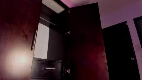 lucianablake online show from March 31, 8:58 am