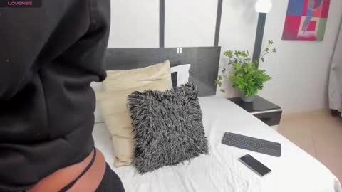  lucia wallace  online show from December 1, 2:04 am