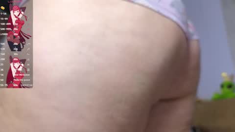 Snapshot of lucie_nicolls chatting on March 4, 9:00 pm Lucie   online show from March 4, 9:00 pm