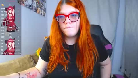Snapshot of lucie_nicolls chatting on March 9, 9:25 pm Lucie   online show from March 9, 9:25 pm