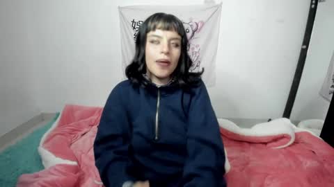 camila online show from December 11, 4:49 am