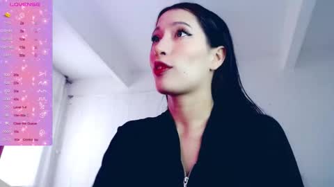Snapshot of lucii_19 chatting on October 7, 4:44 pm Lucia online show from October 7, 4:44 pm