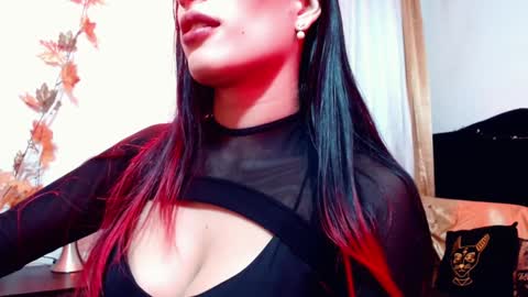 Snapshot of lucii_19 chatting on January 11, 10:51 pm Lucia online show from January 11, 10:51 pm
