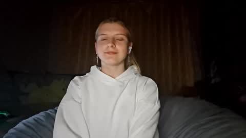 Monika online show from September 25, 9:45 pm