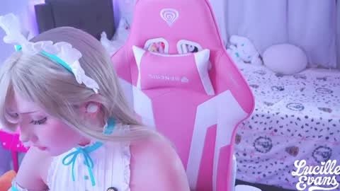 Lucy UwU online show from April 5, 1:15 am