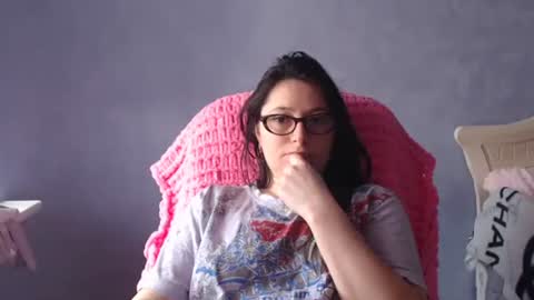luckylinda23 online show from April 8, 1:57 pm