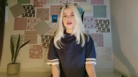 luckysapphire777 online show from December 14, 7:14 am