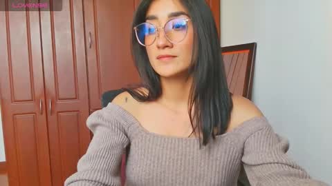 Snapshot of lucy111_love chatting on October 21, 8:13 pm Lucy online show from October 21, 8:13 pm