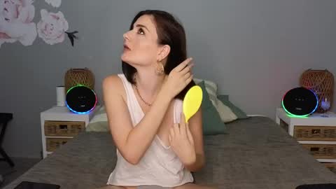 Lucy online show from March 31, 9:37 pm