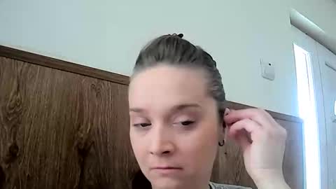 Lucy online show from February 19, 8:33 am