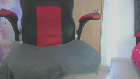 Snapshot of lucy_chanell chatting on February 3, 10:54 pm lucy online show from February 3, 10:54 pm