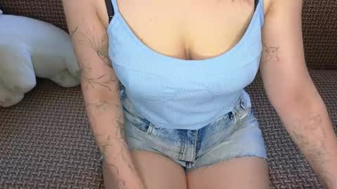 Lucy online show from May 31, 3:45 am