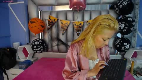  SleepyAbuela online show from October 22, 2:33 pm