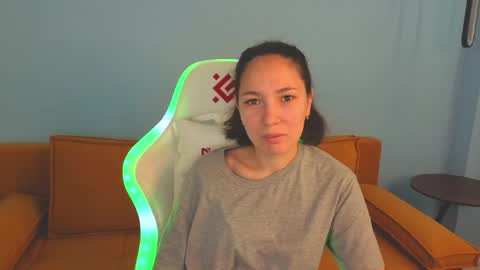 lucy_sweetyy online show from June 4, 2:06 am