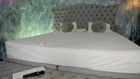 Lucy online show from September 20, 7:01 pm