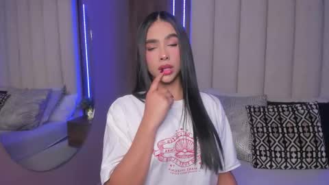 Lucy online show from February 3, 8:34 pm