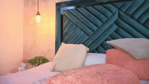 Lucy online show from September 28, 6:09 am