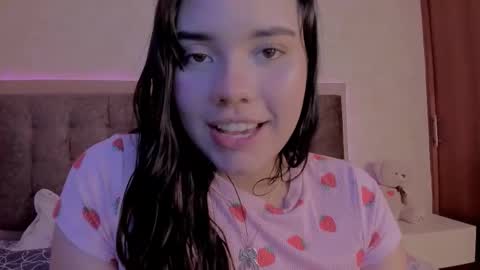 Snapshot of luisagiraldo_ chatting on October 9, 3:16 pm Luisa Giraldo online show from October 9, 3:16 pm