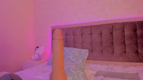 Snapshot of luisagiraldo_ chatting on September 20, 11:52 am Luisa Giraldo online show from September 20, 11:52 am