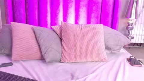 Luisa  online show from October 15, 6:32 pm