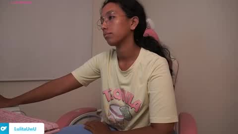 lulitauwu online show from January 8, 11:31 pm