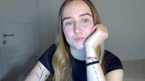 Lulu Baby18 online show from February 20, 8:09 pm