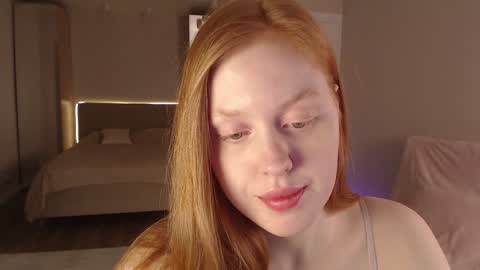 Snapshot of lulu_moons chatting on December 12, 4:43 pm Lulu online show from December 12, 4:43 pm