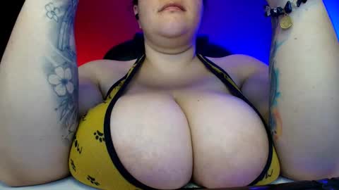LuluBigTitts online show from October 23, 3:34 am
