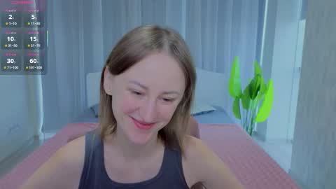 Snapshot of luluchiiii chatting on September 25, 10:58 am Lily online show from September 25, 10:58 am