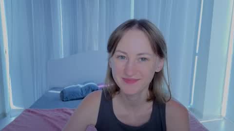 Snapshot of luluchiiii chatting on September 22, 10:46 am Lily online show from September 22, 10:46 am