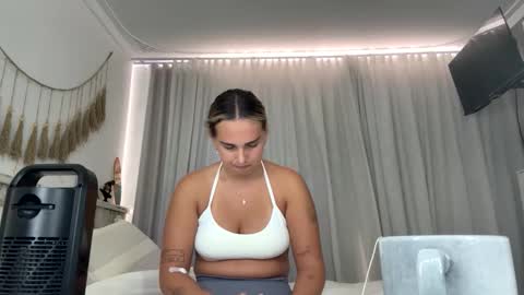 LuLu online show from December 17, 1:00 am