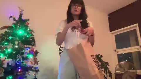 Lulu Mei online show from November 26, 1:50 am