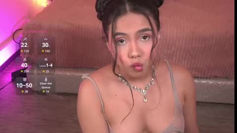 Lunita online show from April 8, 7:27 pm