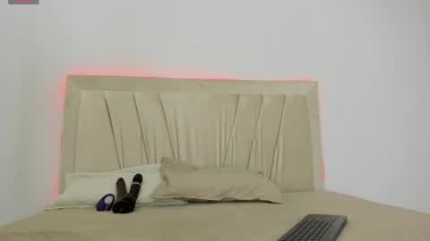 luna_dior_1 online show from May 24, 8:19 pm