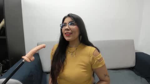 Snapshot of luna_dumont chatting on October 12, 11:56 am luna online show from October 12, 11:56 am
