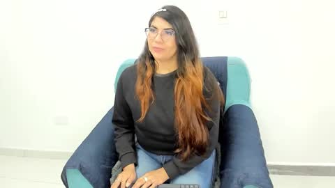 Snapshot of luna_dumont chatting on March 7, 2:01 pm luna online show from March 7, 2:01 pm